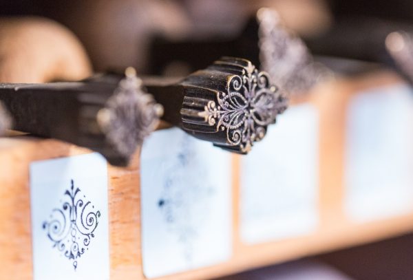 dorure-a-chaud-feuille-or-livre-artisanal